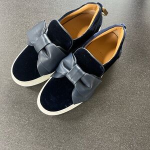 Buscemi Navy Blue Velvet Sneakers with Bow